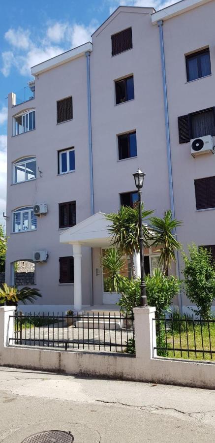 Small Oasis Apartment Tivat Exterior foto